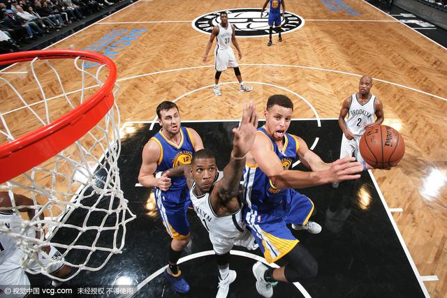 BROOKLYN, NY - DECEMBER 6: Stephen Curry #30 of the Golden State Warriors shoots the ball during the game against the Brooklyn Nets on December 6, 2015 at Barclays Center in Brooklyn, New York. NOTE TO USER: User expressly acknowledges and agrees that, by downloading and or using this Photograph, user is consenting to the terms and conditions of the Getty Images License Agreement. Mandatory Copyright Notice: Copyright 2015 NBAE (Photo by Nathaniel S. Butler/NBAE via Getty Images)