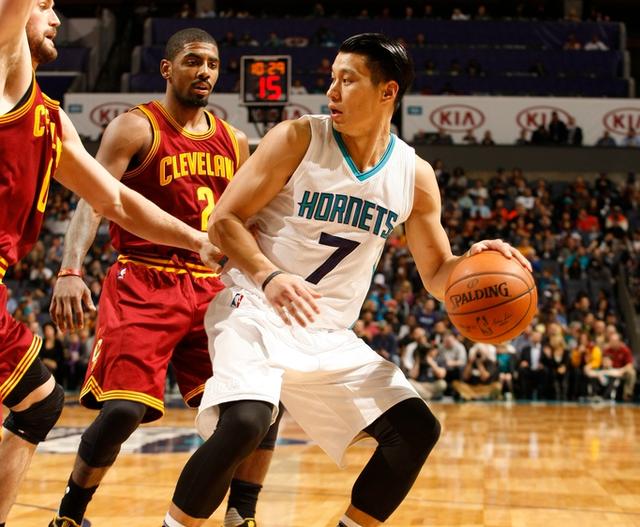CHARLOTTE, NC - FEBRUARY 03:  Jeremy Lin #7 of the Charlotte Hornets drives against the Cleveland Cavaliers during the game at the Time Warner Cable Arena on February 03, 2016 in Charlotte, North Carolina. NOTE TO USER: User expressly acknowledges and agrees that, by downloading and or using this photograph, User is consenting to the terms and conditions of the Getty Images License Agreement.  Mandatory Copyright Notice:  Copyright 2016 NBAE (Photo by Brock Williams-Smith/NBAE via Getty Images)